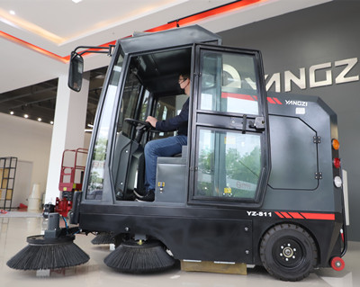 駕駛式掃地機 駕駛式掃地機